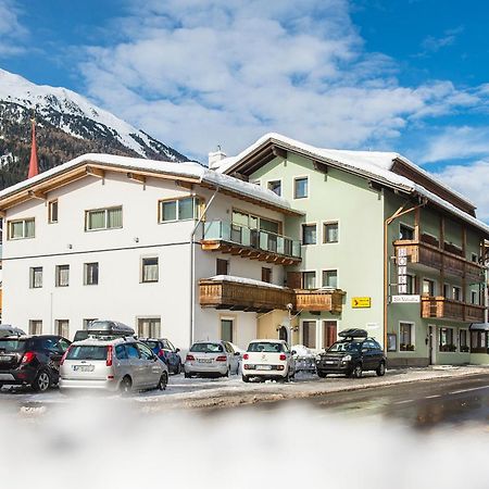 Garni Apparthotel St Valentin San Valentino alla Muta Exterior foto
